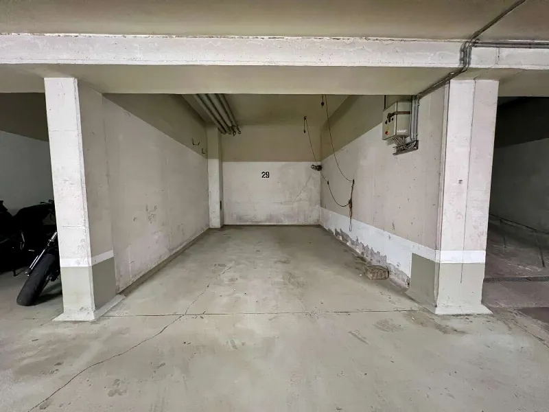 Großzügiger Tiefgaragenstellplatz in Grafrath