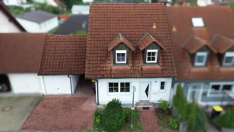 Vorderseite in Reichertshofen