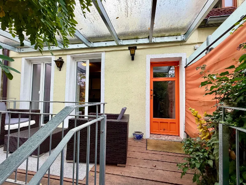 Terrasse | Zugang Wohnung 1. OG in Augsburg